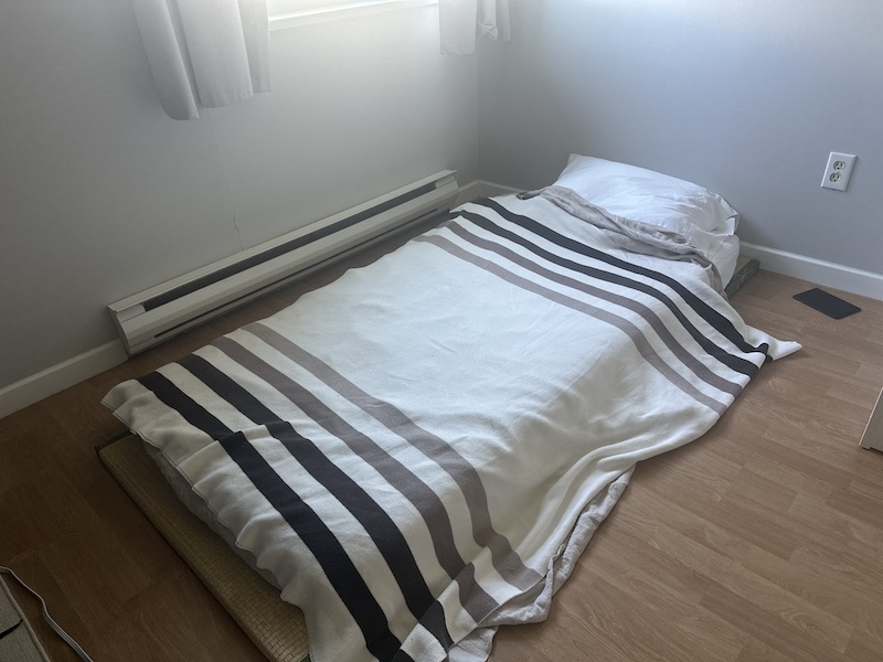 Floor bed
